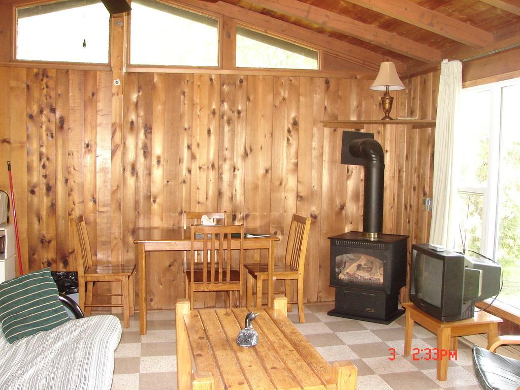 Sunnylea Resort Port Severn 객실 사진